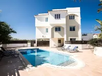 Apt. Faye, Beautiful 2Bdr Pernera Apartment