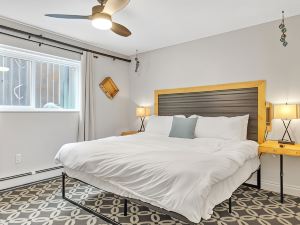 Highliner Hotel: King Suite 110 Hotel Room by Redawning