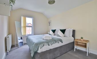 Tranquil 3-Bed Home in Cardiff