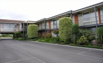 2. LaTrobe ..