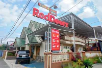 RedDoorz Syariah Near Terminal Mendolo Wonosobo 2 Hotel dekat Gunung Cilik Kaliurip