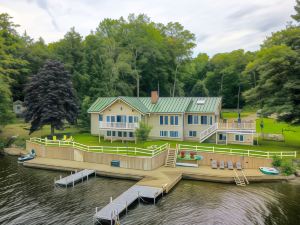 Waterfront Sidney Getaway w/ Private Dock!