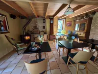 Le Clos Pastel Chambres d'hôtes & Gite Hotel a Laparrouquial