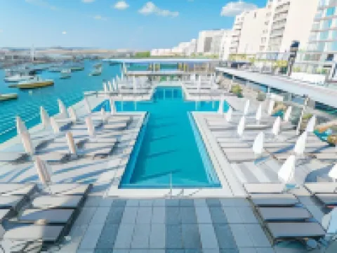 Blubay Apartments by ST Hotels Hoteles en Gżira