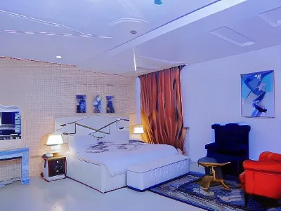 Hogis Luxury Suites Hotels near CHRIST CHURCH(ANGLICAN COMMUNION)