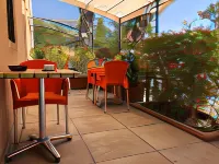 Hôtel Triotel Hotels in La Valette-du-Var