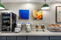 Baymont by Wyndham Lafayette Airport - breakfast