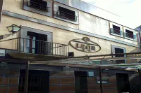 Hostal León Hotels in Madroñera