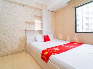 RedLiving Apartemen Cibubur Village - Lily's Room Tower C