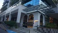 One Palm Tree Condo at Manila Airport T3 by Beth