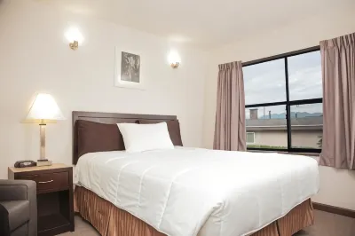 Happy Day Inn Hotels near Simon Fraser University