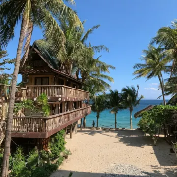 Bamboo House Beach Lodge & Restaurant
