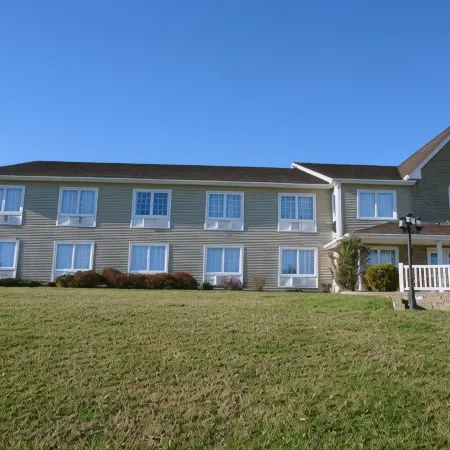 Auberge Bouctouche Inn & Suites