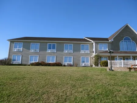 Auberge Bouctouche Inn & Suites