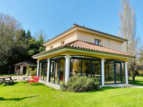 Les Villas du Domaine de Suzel Hotels in Vignieu