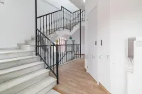 Ayz Elcano - Auto Check-in Property