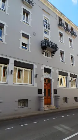 Le Nouvel Hôtel Отели в г. Шатийон-ан-Мишай