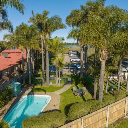 Sandbar Motel Отели рядом с достопримечательностью «Кунварра Фэмили Холидей Парк»