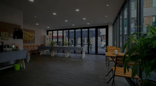 Jeonju Deokindang and Soo House Pension Отели рядом с достопримечательностью «Пхуннаммун в Чонджу»