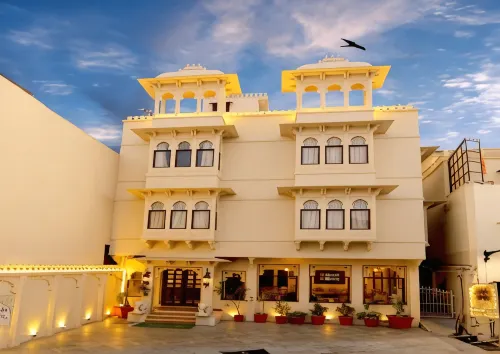 Hotel Boheda Palace - 1KM Away from Lake Pichola