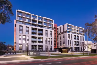 Deco Hotel Canberra Hotels in O'Connor