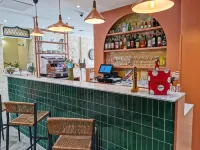 Bloom Hostel Bar & Garden - bar