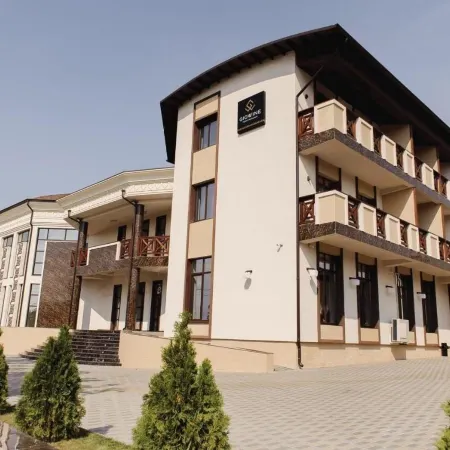 Giowine Hotel & Restaurant