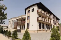 Giowine Hotel & Restaurant