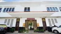 BALI BOBO HOSTEL Các khách sạn gần STIKOM Bali Kampus II Jimbaran