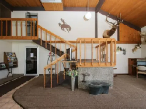 Sundowner Station Hotels in Riverton