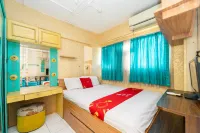 RedLiving Apartemen Sentra Timur Residence - Myroom id Tower Green Hotels in East Jakarta