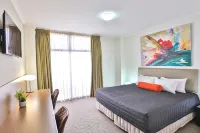 Indulge Apartments - Ontario Hotels near Sharland Park