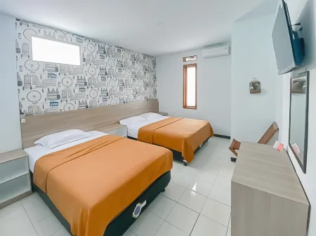 Ultima Syariah Cipanas Garut Mitra RedDoorz Отели в г. Tarogong Kaler