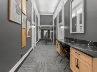 Le Bon Hotel Hollywood Hotels near Universal City