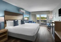 Shem Creek Inn - balcony