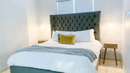 Modern Chic House closed to the airport and beach