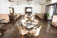 Hotel Grand Sarowar and Shakuntal Lawns فنادق في Deogiri Valley