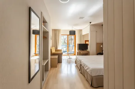 Oroel Hotel & Spa Отели в г. Кастьельо-де-Хака