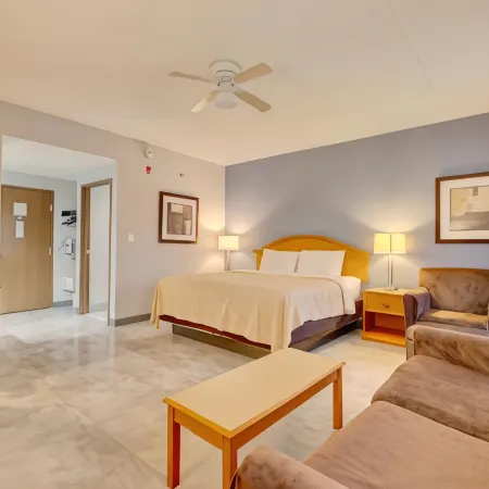 Quality Inn & Suites Cvg Airport