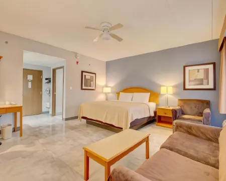 Quality Inn & Suites Cvg Airport Hotels in Erlanger