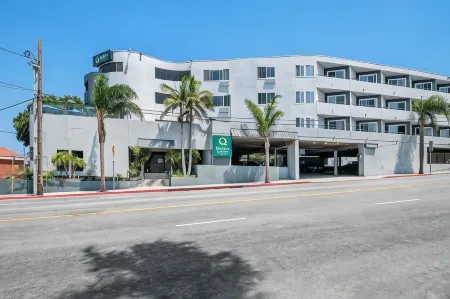 Quality Inn & Suites Hermosa Beach Отели рядом с достопримечательностью «Hermosa Beach Pier»
