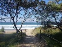 450m to Beach, Shops, Cafes, Restaurants + WIFI/Netflix