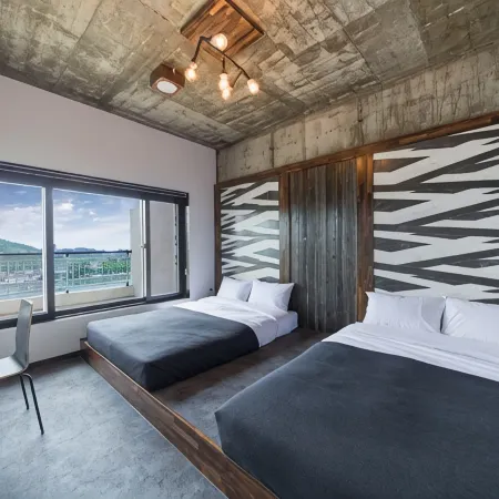 Yeosu Querencia Resort Отели рядом с достопримечательностью «Поле для гольфа The Ocean»