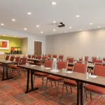 希爾頓惠庭飯店-密爾沃基梅諾莫尼福爾斯 梅諾莫尼福爾斯住宿飯店