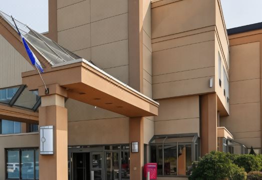 더블트리 바이 힐튼 수영장