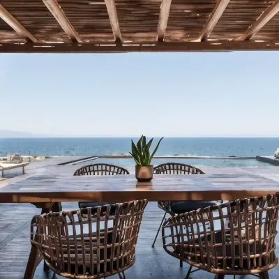 Colombo's Beachfront Santorini 科倫坡角海灘（Cape Columbo Beach）附近的飯店