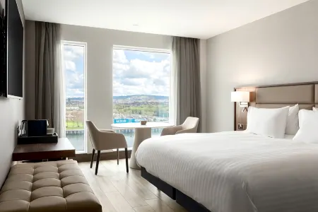 AC Hotel Belfast Отели рядом с достопримечательностью «Кафедральный собор Сейнт Питер»