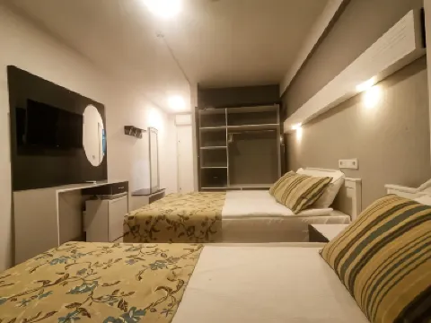 سايد سبرينج هوتل Hotels near مسرح سيدي الروماني