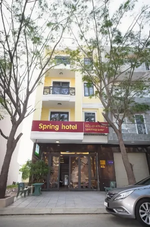 Spring Hotel Отели в г. Thuận An