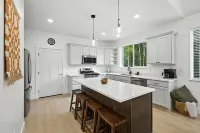 Cozy Cottage-C  Near Hatcher Pass